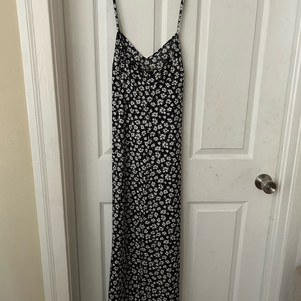 Black Spaghetti Strap Maxi Dress for Casual Wear